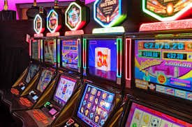 Interface live blackjack Quickspin dengan dealer profesional